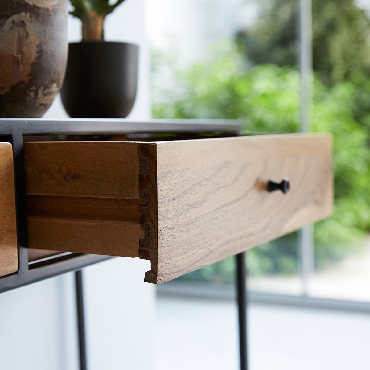 Calypso Console Table - Lakkadhaara