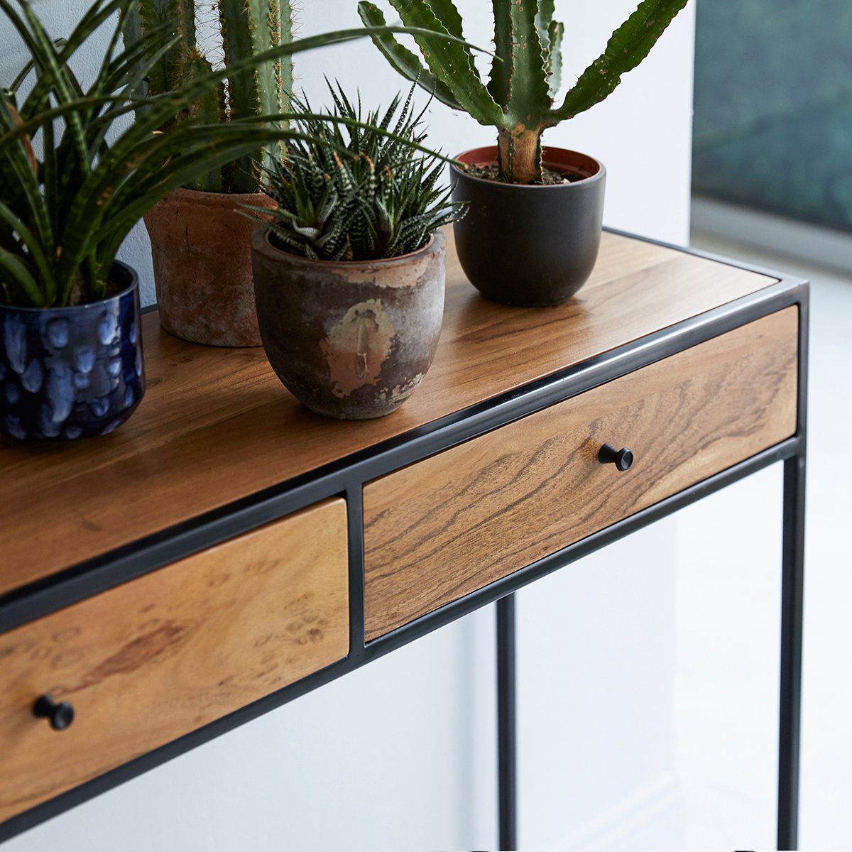 Calypso Console Table - Lakkadhaara
