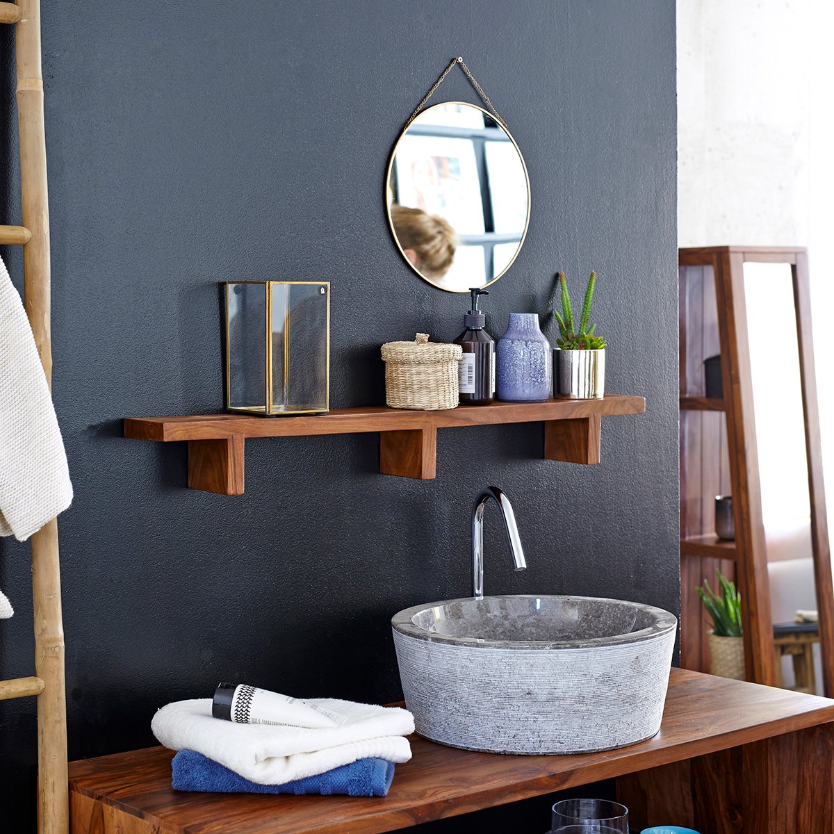 Damon Sheesham Wall Rack - Lakkadhaara