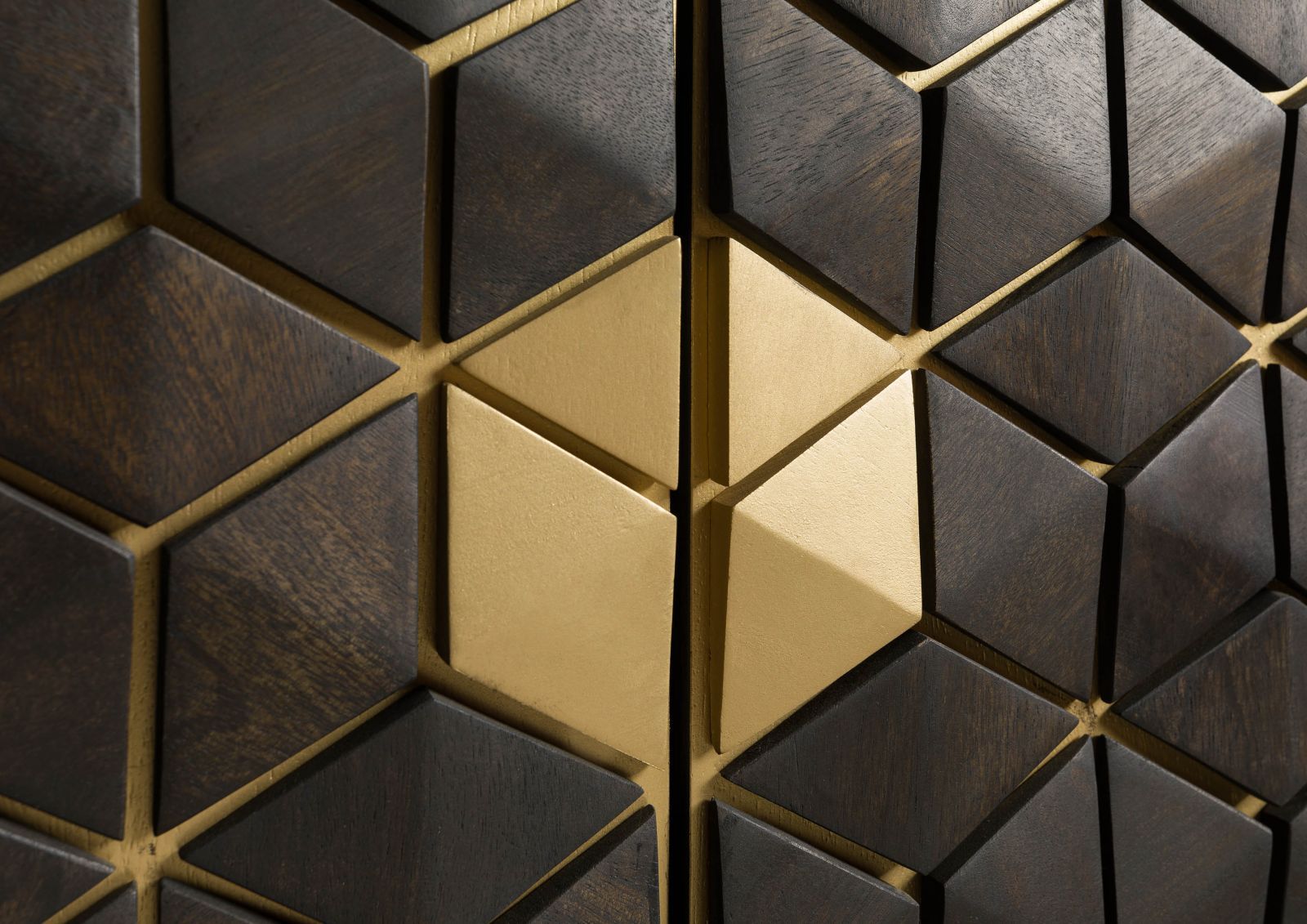 Diamond Cupboard - Lakkadhaara