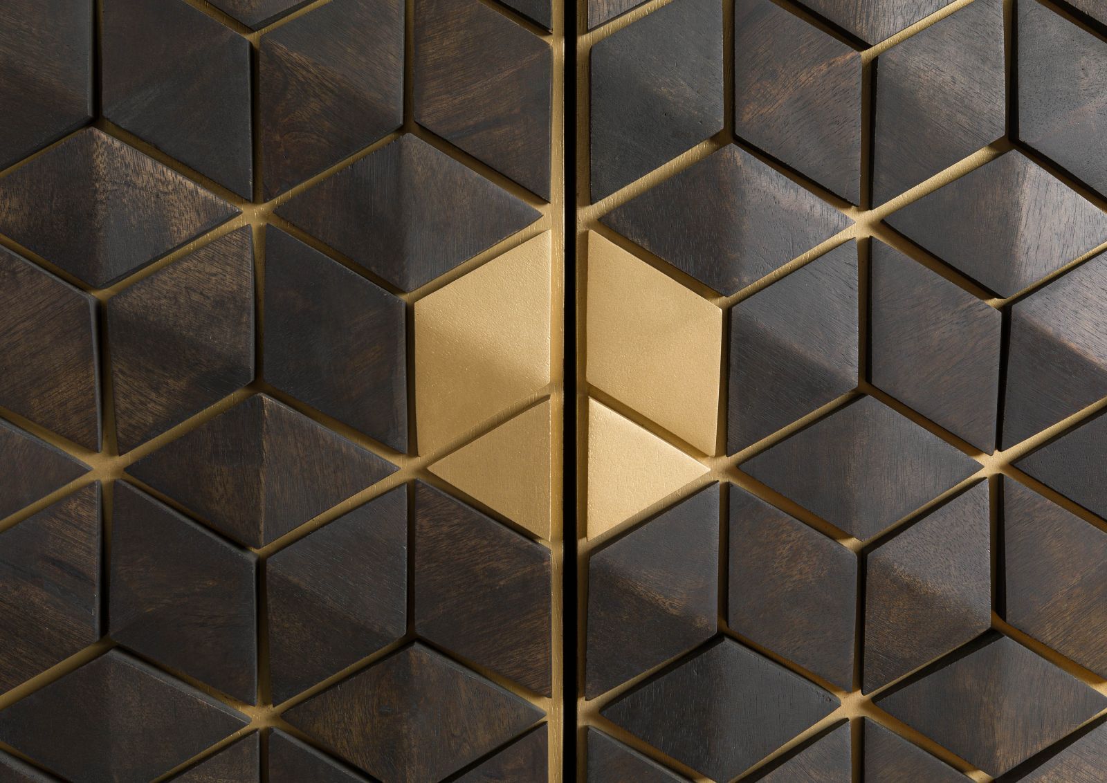 Diamond Wardrobe - Lakkadhaara