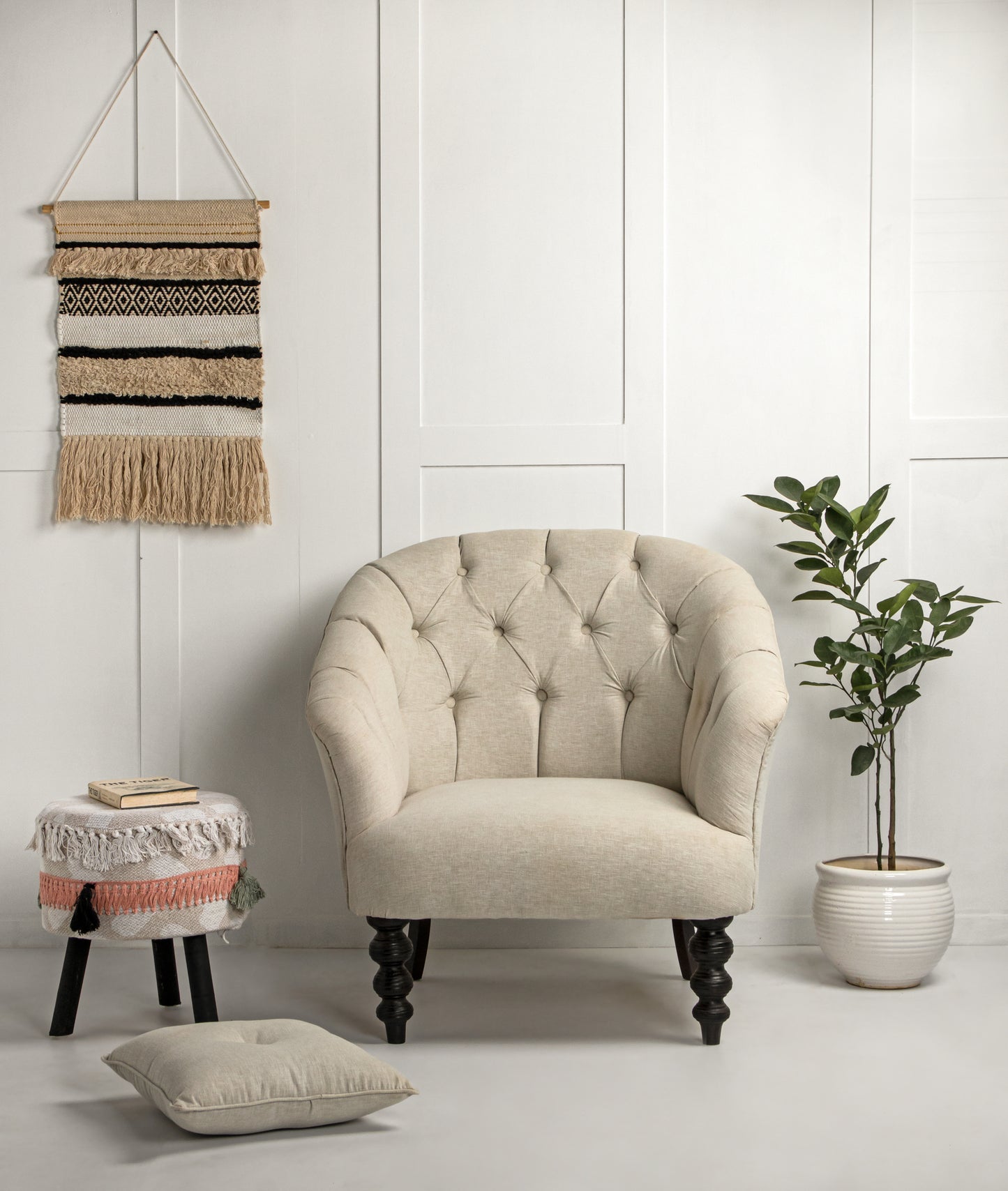 Hermes Armchair - Lakkadhaara