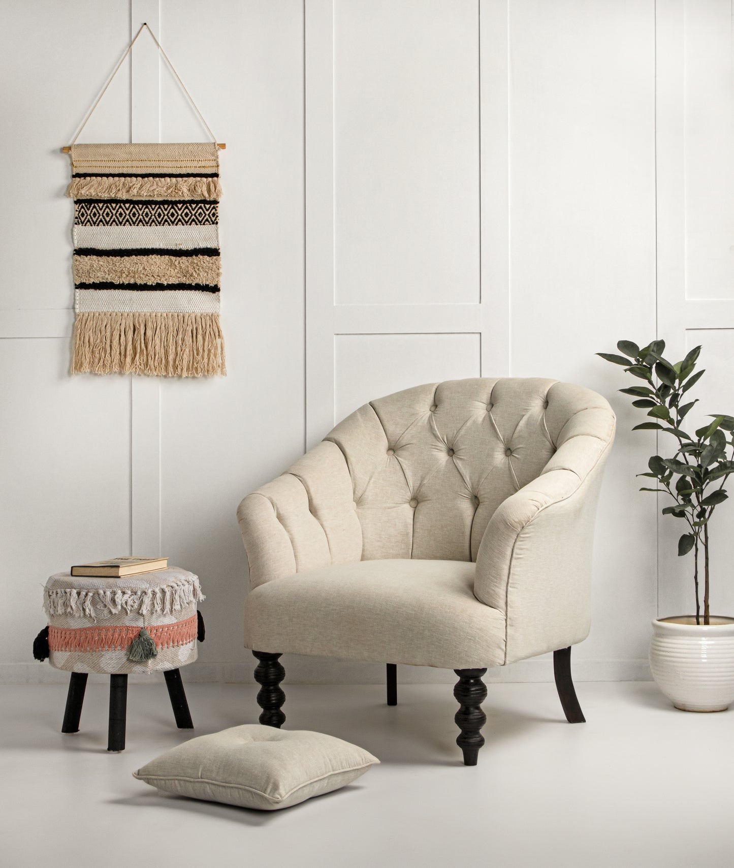 Hermes Armchair - Lakkadhaara