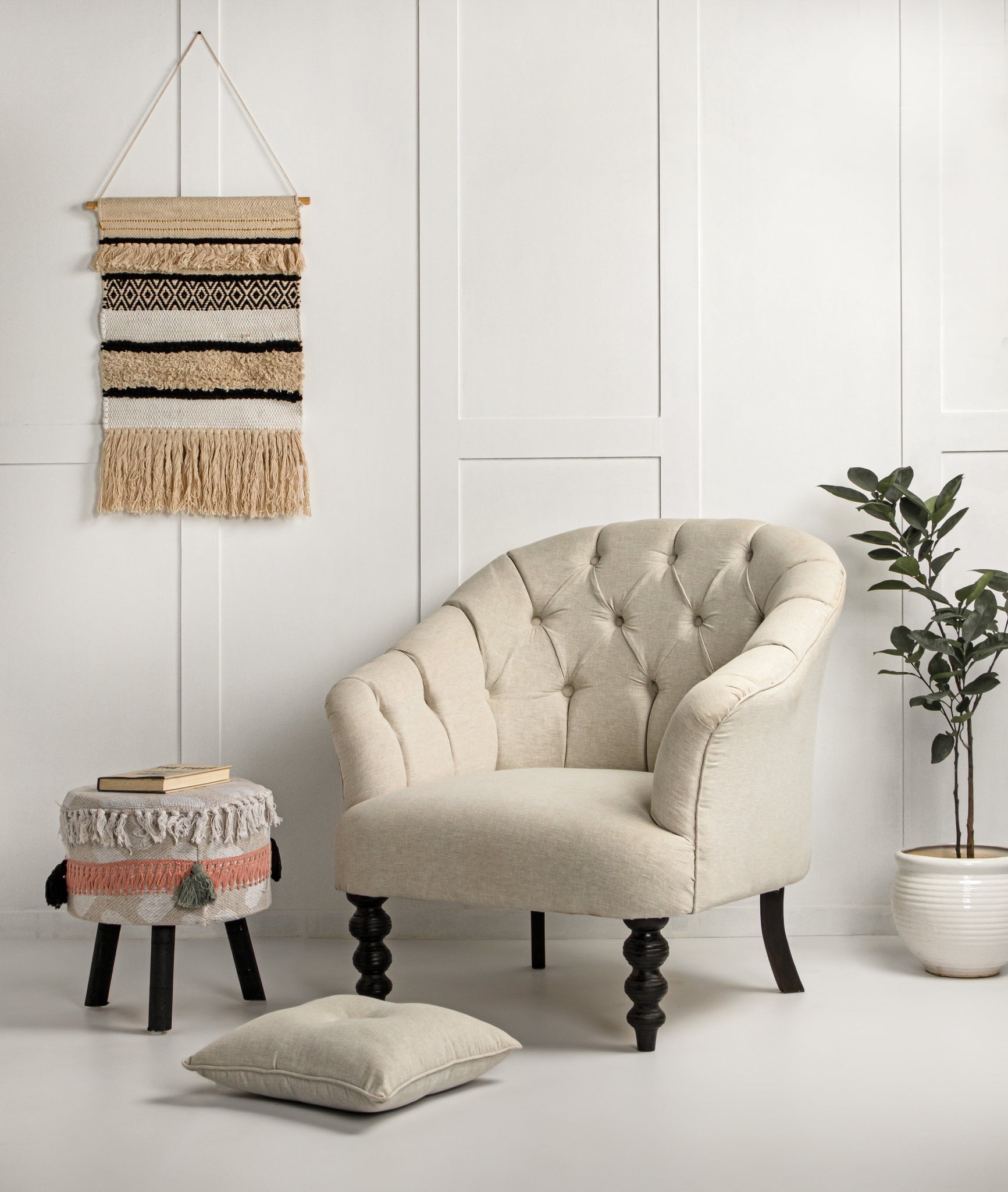 Hermes Armchair - Lakkadhaara