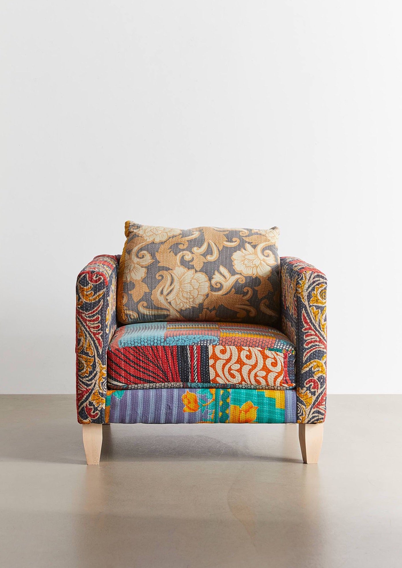 Kantha Sofa - Lakkadhaara
