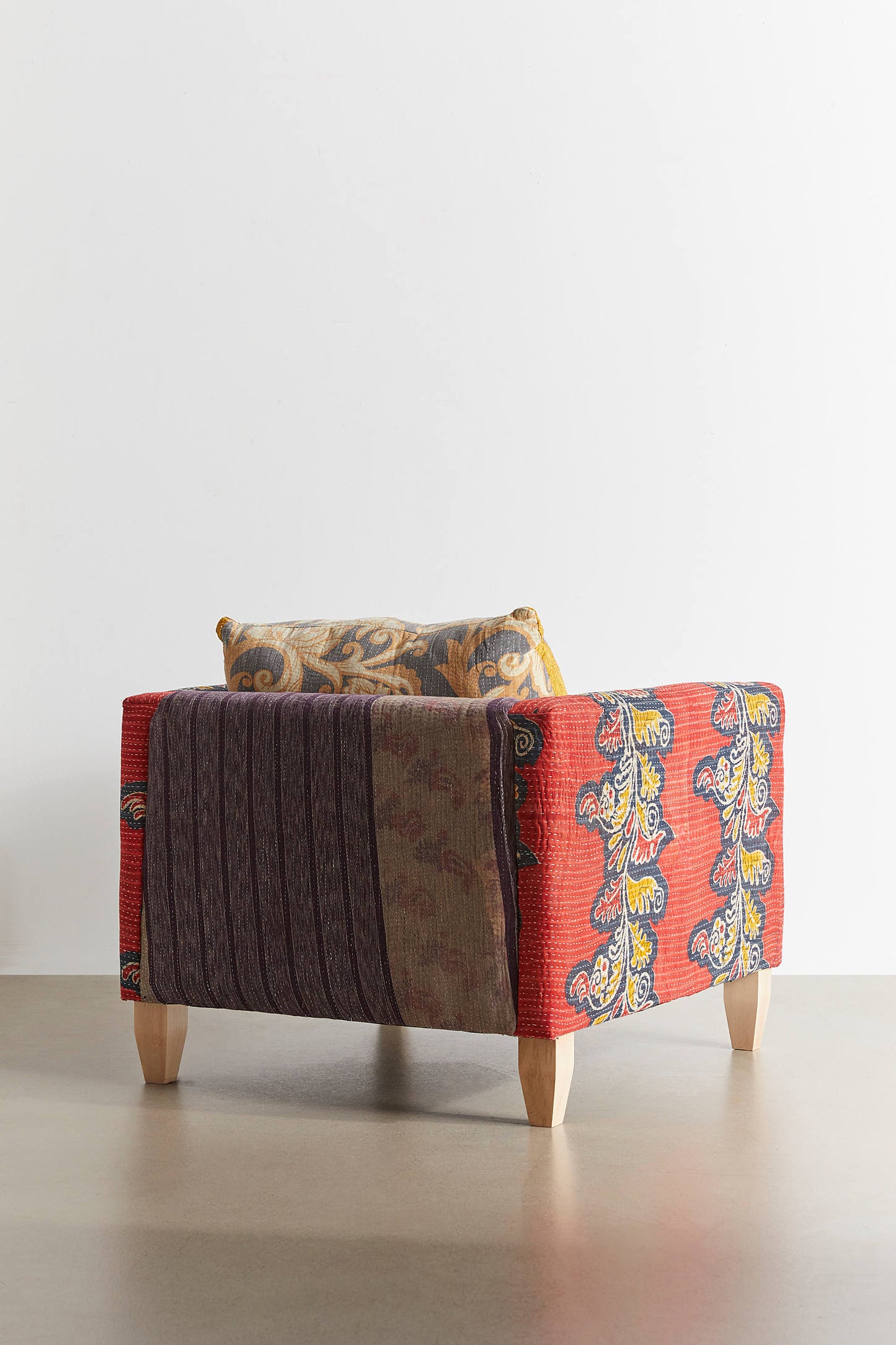 Kantha Sofa - Lakkadhaara