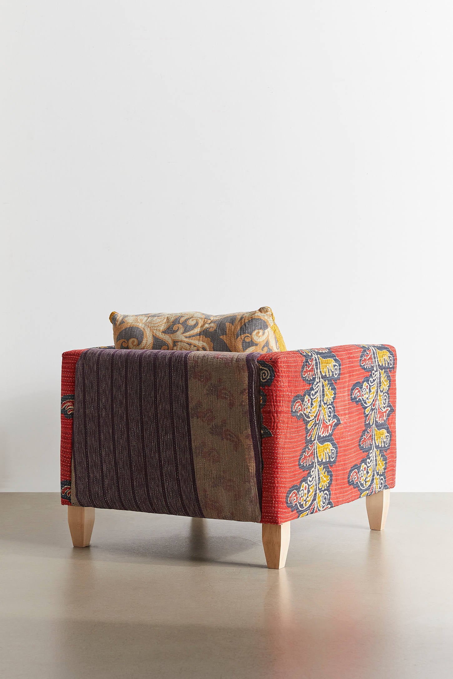 Kantha Sofa - Lakkadhaara
