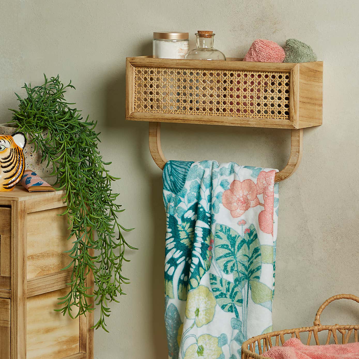 Rattan Towel Rail - Lakkadhaara