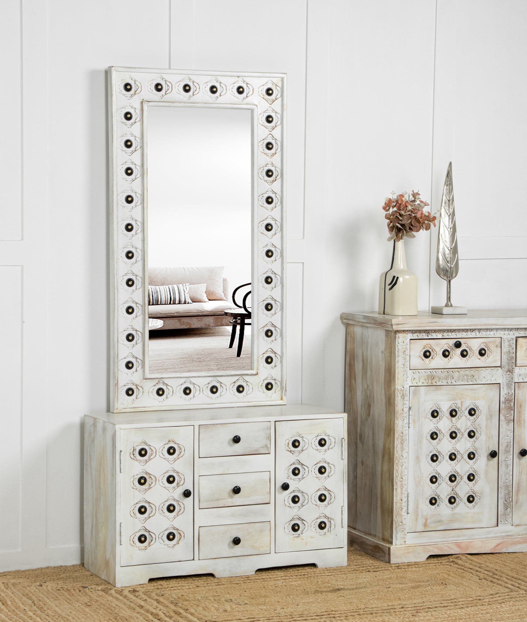 Rutvika Dressing Table - Lakkadhaara