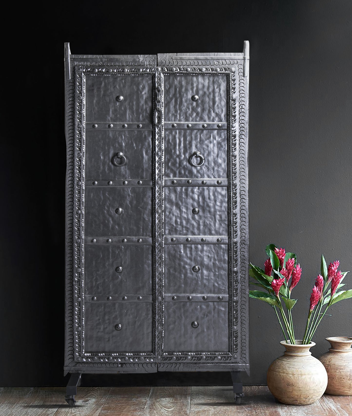Silver Antique Door - Lakkadhaara