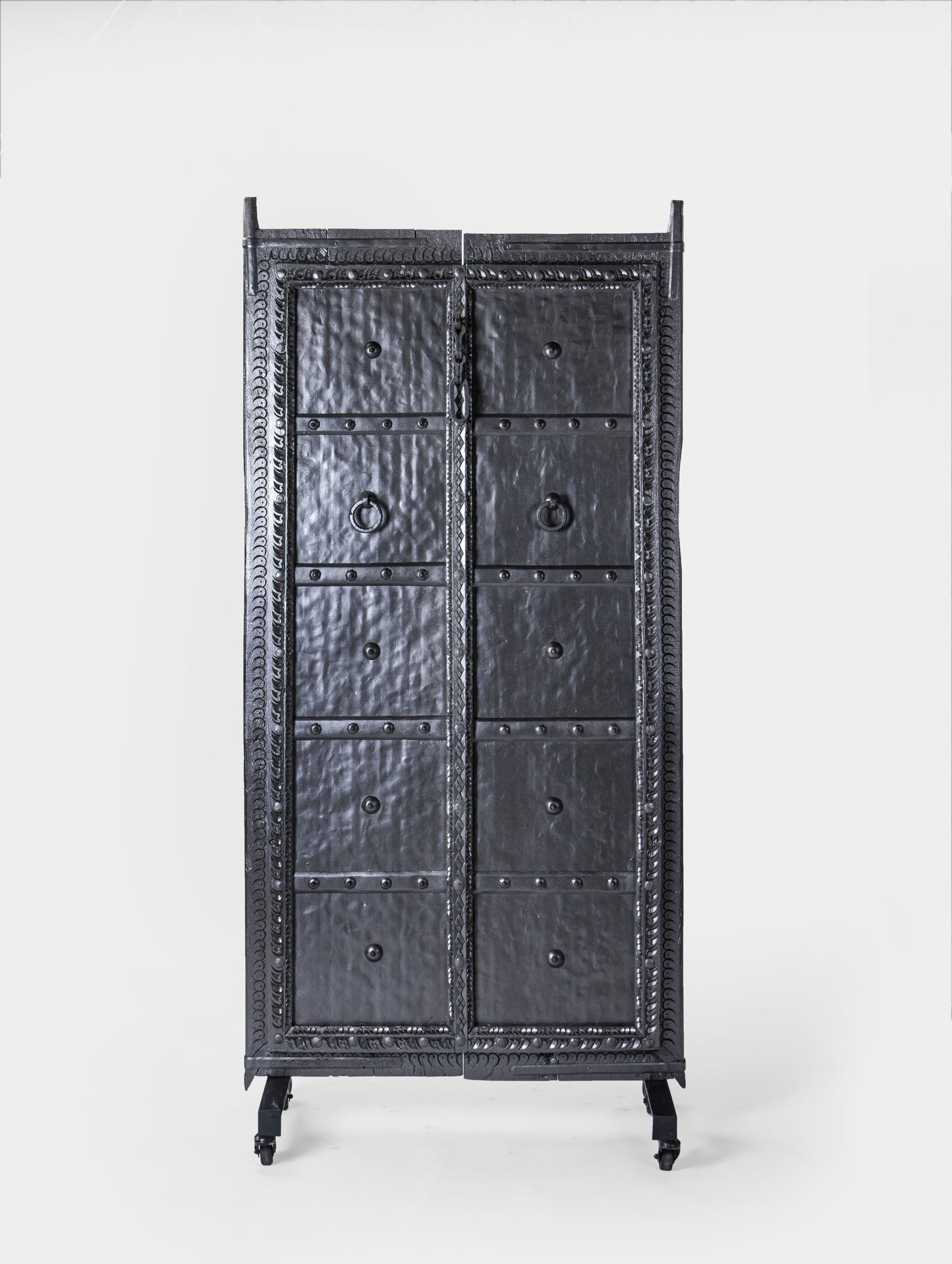 Silver Antique Door - Lakkadhaara