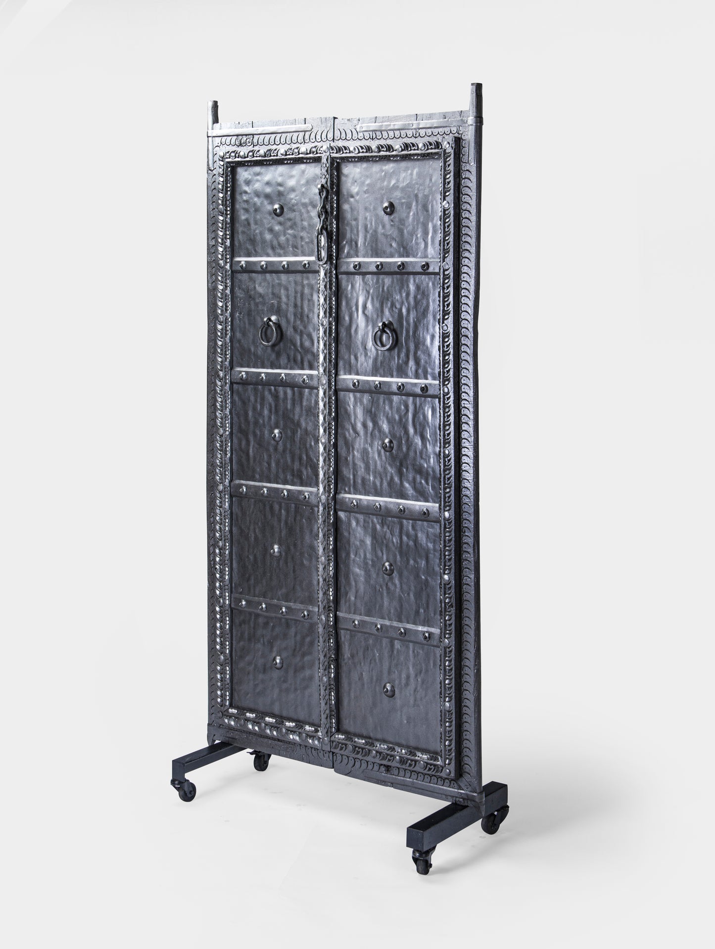 Silver Antique Door - Lakkadhaara