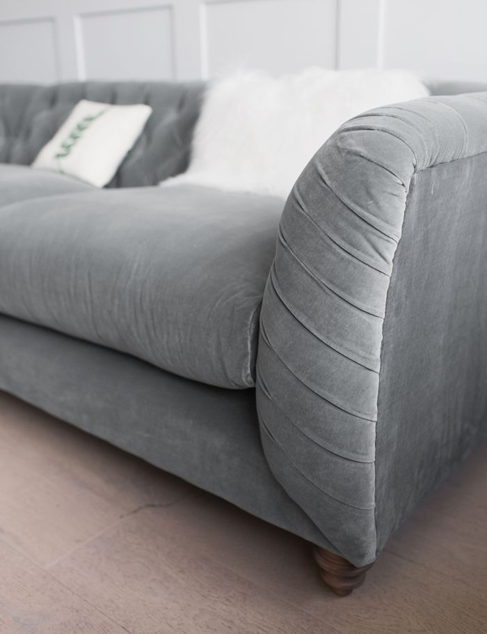 Theseus Chesterfield Corner Sofa - Lakkadhaara