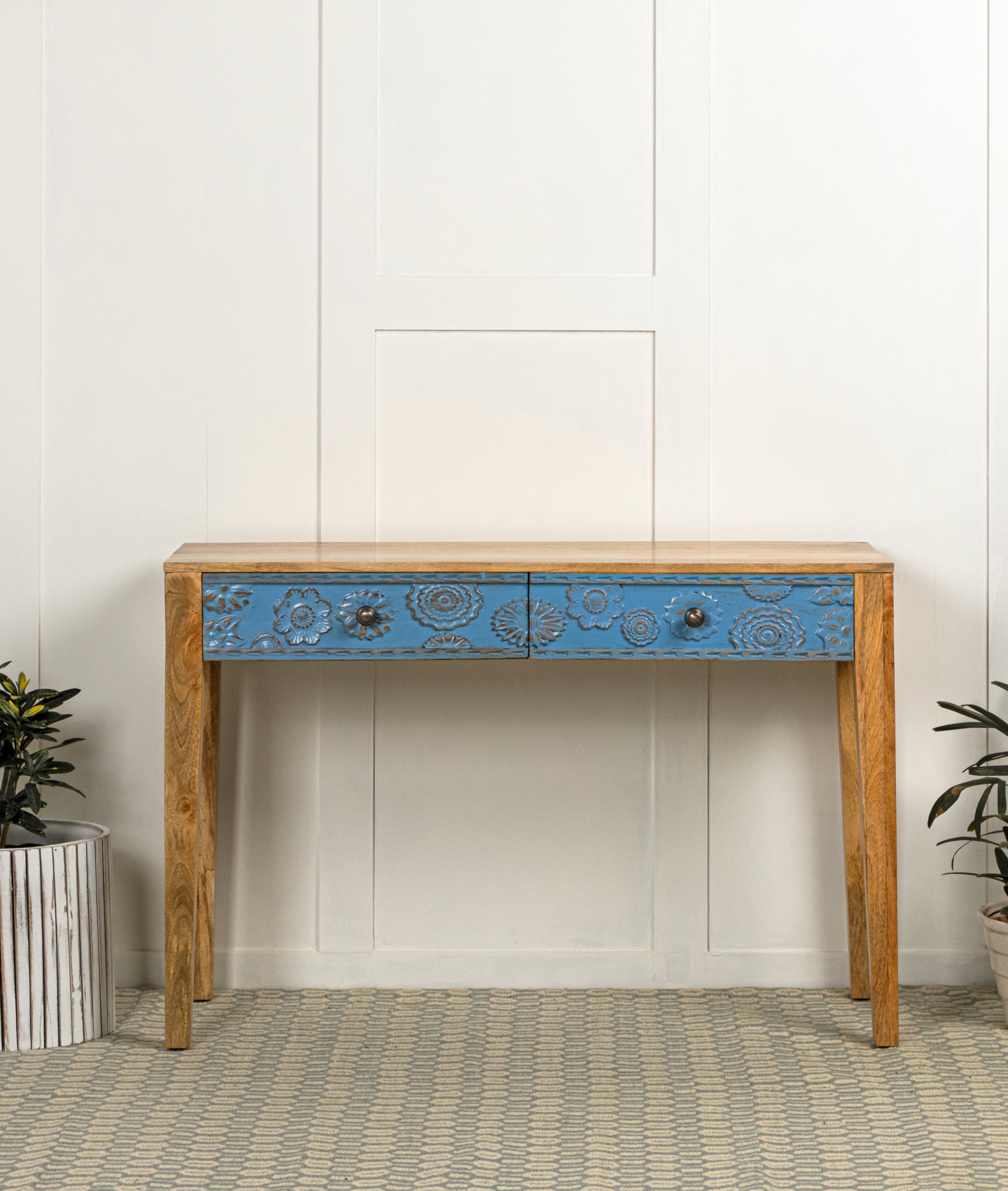 Vasudev Carving Console - Lakkadhaara
